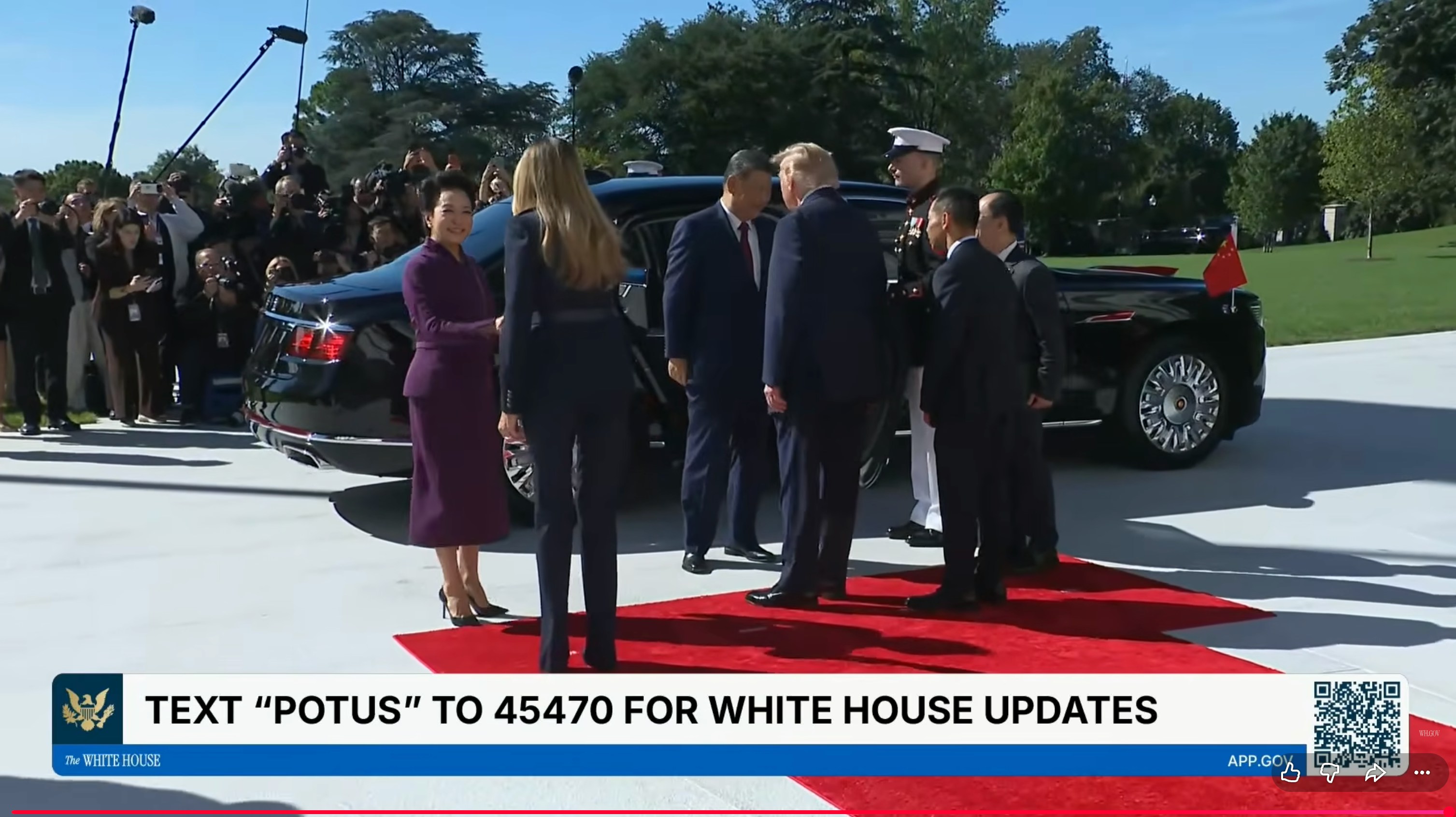 2026年9月25日，美国总统特朗普（Donald Trump）与第一夫人梅拉尼娅（Melania Trump）在白宫欢迎到访的中国国家主席习近平与夫人彭丽媛。（Youtube@the white house）。