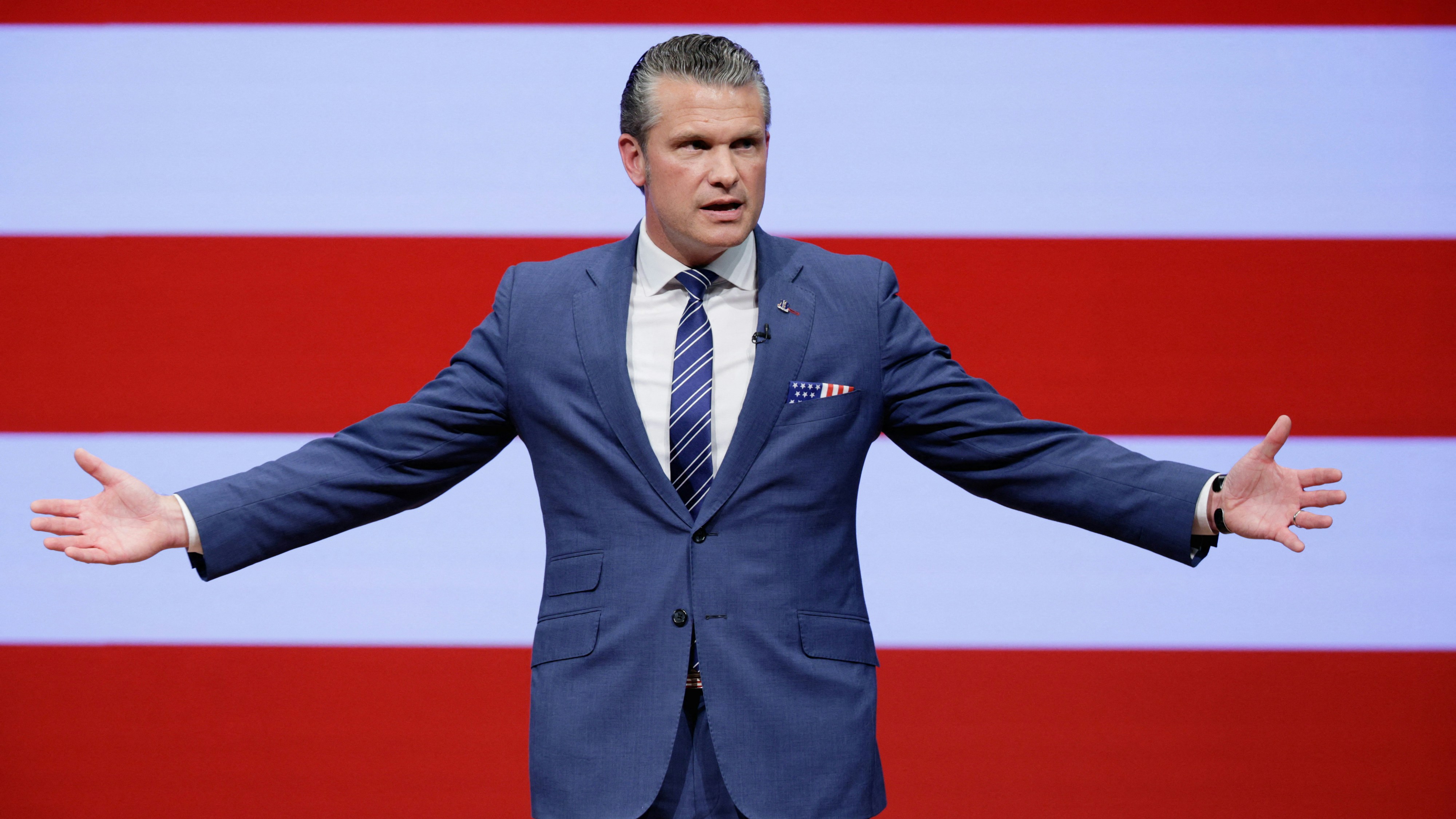 2026年9月30日，美国国防部长赫格塞思（Peter Hegseth）在维吉尼亚州匡提科的海军陆战队匡提科基地，向美国初级军官和士兵发表2026年度「部队状况」演说。（Reuters）