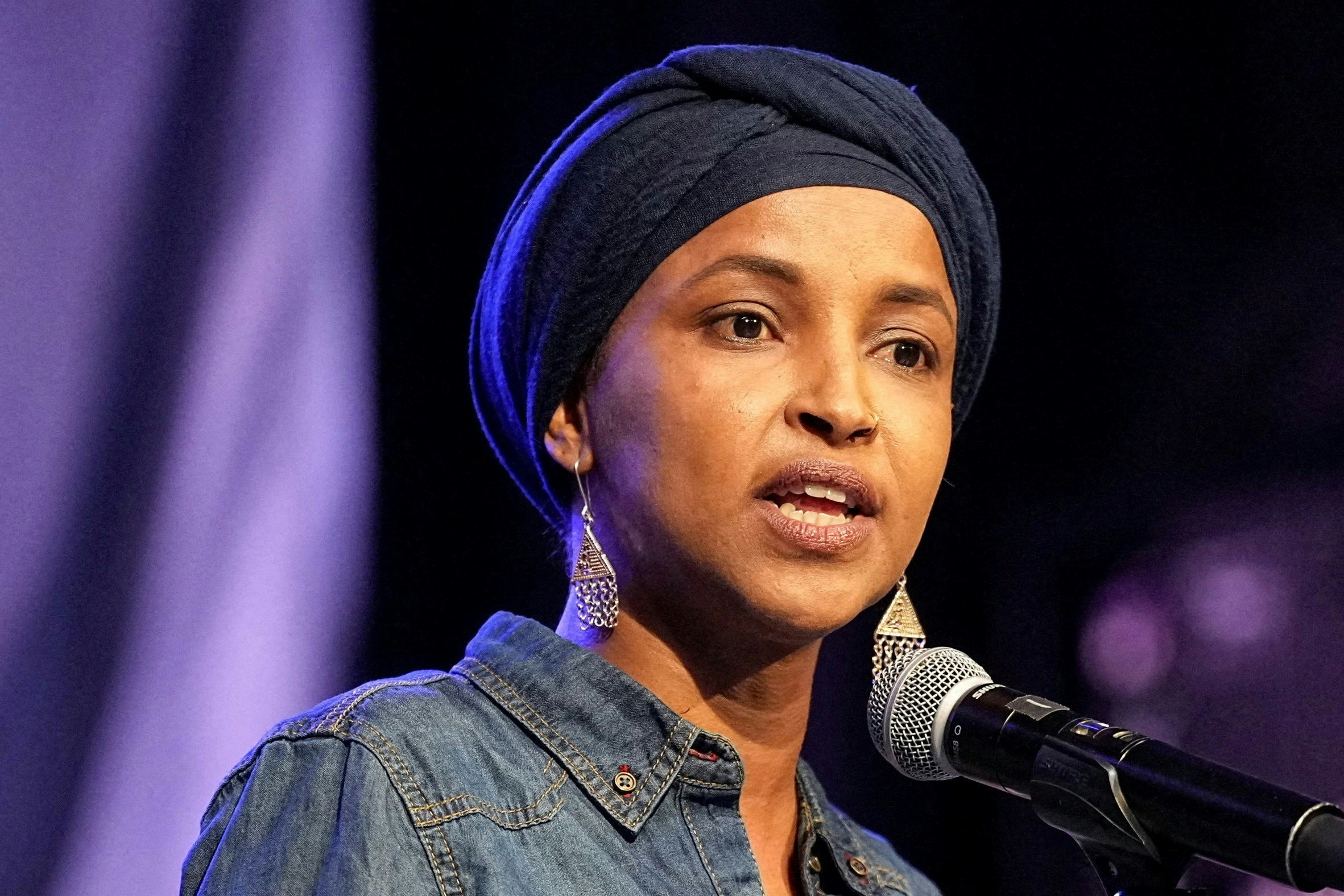 2026年7月20日，美国民主党籍众议员奥马尔（Ilhan Omar）在明尼苏达州副州长Peggy Flanagan的竞选集会上发表演说。（Reuters）