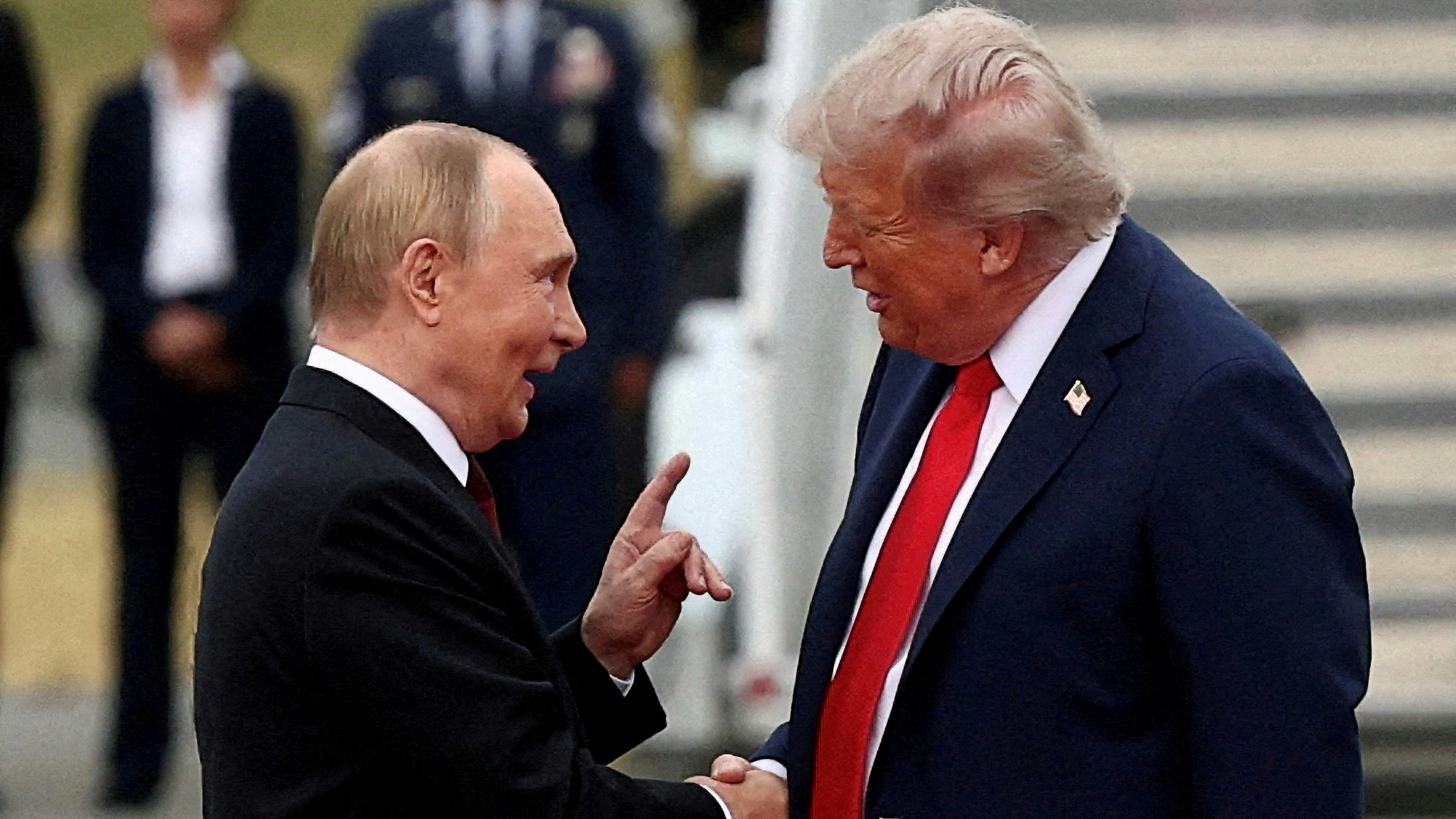2025年8月15日,美国阿拉斯加州安克雷奇,总统特朗普(Donald Trump,右)与俄罗斯总统普京(Vladimir Putin,左)在埃尔门多夫-理查森联合基地(Joint Base Elmendorf-Richardson)会面,就结束乌克兰战争进行谈判。