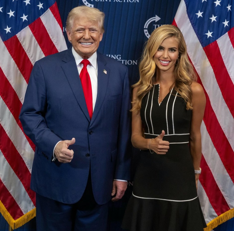 2026年10月9日，美国总统特朗普（Donald Trump，左）宣布，已任命其社交平台Truth Social的传讯顾问扎卡里亚 （Katie Zacharia，右）出任白宫发言人一职，接替8月离职的莱维特（Karoline Leavitt）。（IG@katiezacharia）