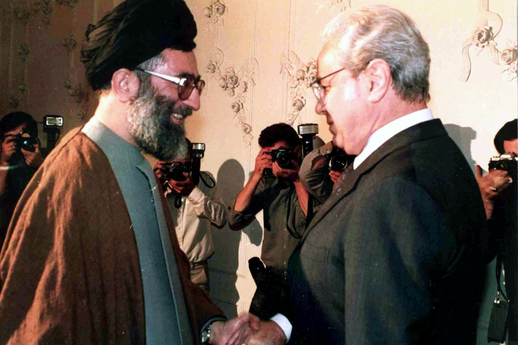 1987年9月22日，时任伊朗总统哈梅内伊站在这里，痛斥美国霸权。（WikiMedia）