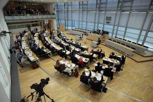 当地时间10月6日，德国萨克森-安哈尔特州新一届州议会举行首次会议 IC photo