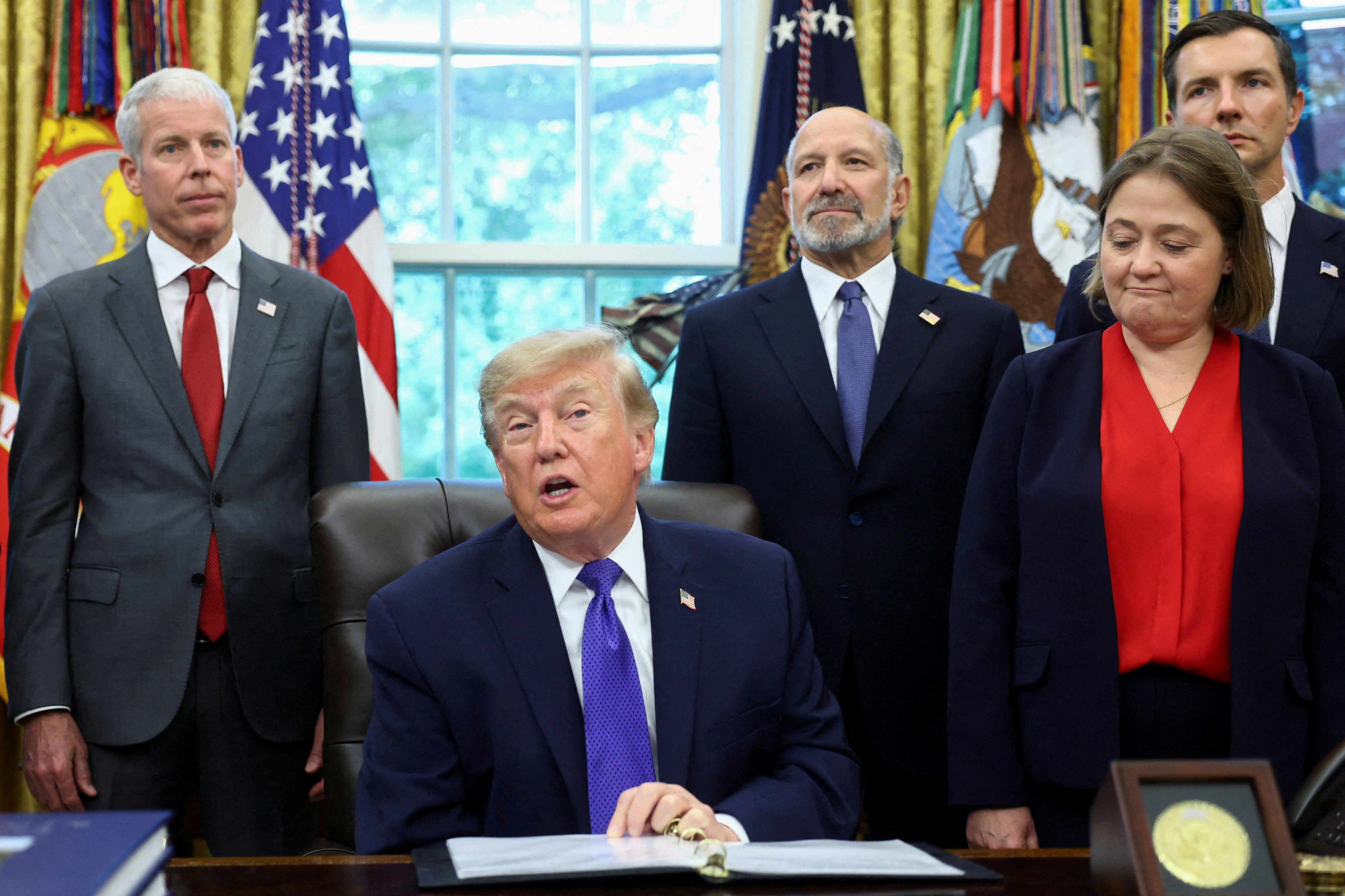 2026年9月28日，美国总统特朗普（Donald Trump）在白宫椭圆形办公室会见传媒。（Reuters）